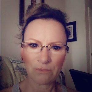 Meet your Posher, Valerie